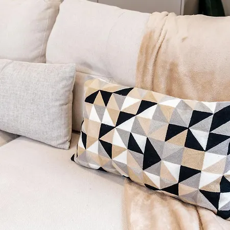 Deluxe * Leeds (West Yorkshire)